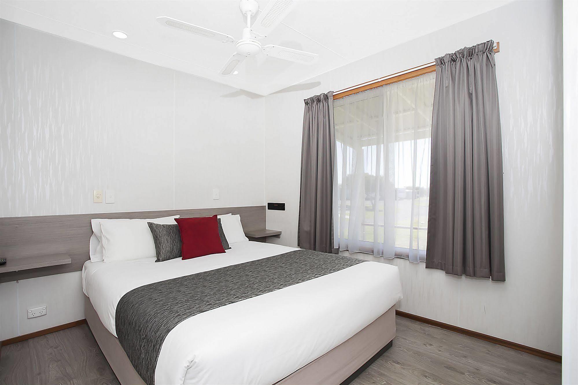 Great Ocean Road Tourist Park Hotel Peterborough Ngoại thất bức ảnh