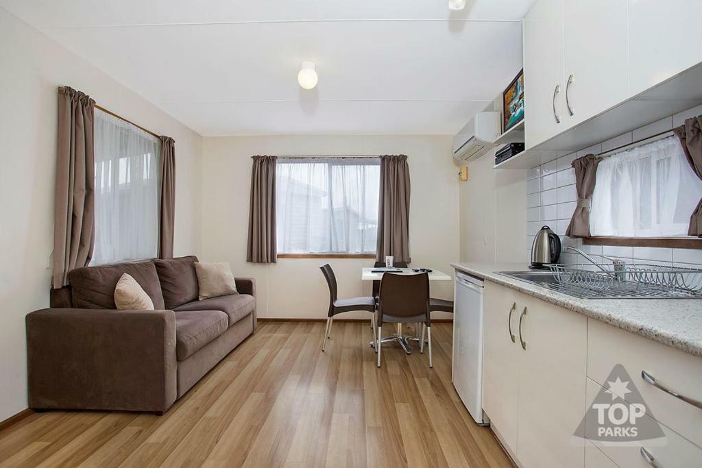 Great Ocean Road Tourist Park Hotel Peterborough Ngoại thất bức ảnh